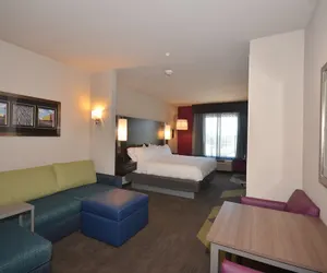 Photo 4 - Holiday Inn Express & Suites Oklahoma City Mid - Arpt Area by IHG