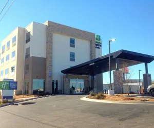 Photo 2 - Holiday Inn Express & Suites Tahlequah by IHG