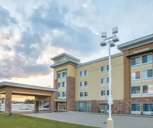 Photo 2 - La Quinta Inn & Suites by Wyndham Hattiesburg - I-59