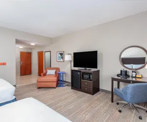 Photo 3 - Hampton Inn & Suites Parkersburg Downtown