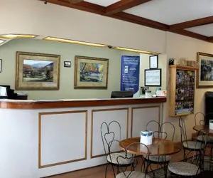 Photo 3 - Econo Lodge Inn & Suites On The River