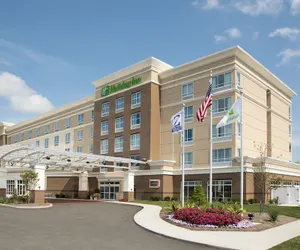 Photo 2 - Holiday Inn Indianapolis Airport by IHG
