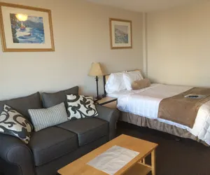 Photo 4 - Cove Motel Oceanfront