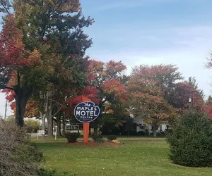 Photo 2 - Maples Motel
