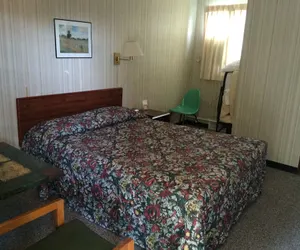 Photo 3 - Maples Motel