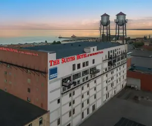Photo 2 - The Suites Hotel at Waterfront Plaza