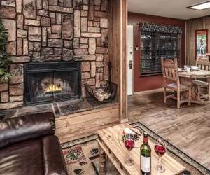 Photo 2 - Shadow Mountain Lodge and Cabins