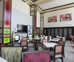 Photo 4 - Hampton Inn & Suites Dallas Market Center