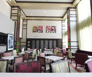 Photo 5 - Hampton Inn & Suites Dallas Market Center