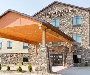 Photo 2 - Little Missouri Inn & Suites