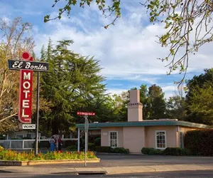 Photo 2 - El Bonita Motel