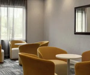 Photo 4 - Homewood Suites by Hilton Burlington