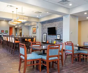 Photo 2 - Hampton Inn Kalamazoo