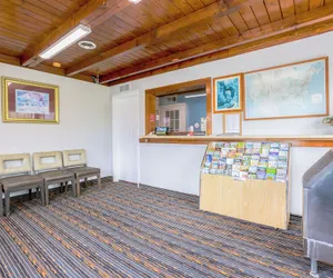 Photo 4 - Budget Inn By OYO Natural Bridge I-81