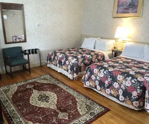 Photo 5 - School House Inn
