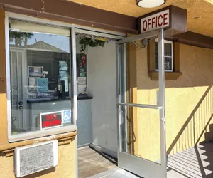 Photo 4 - Travel Inn Downtown LA