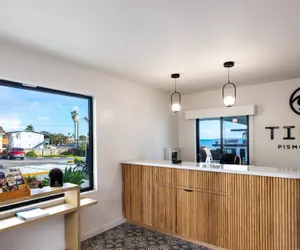 Photo 5 - The Tides Oceanview Inn and Cottages