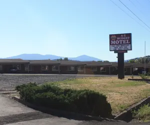 Photo 2 - A-1 Budget Motel