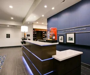 Photo 4 - Hampton Inn & Suites Dallas/Ft. Worth Airport South