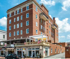 Photo 2 - The Gin Hotel, an Ascend Collection Hotel