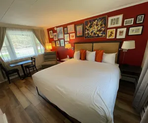 Photo 4 - Sleep Woodstock Motel