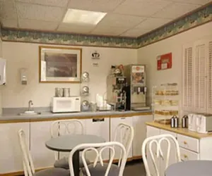 Photo 4 - Aspen Inn