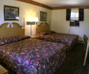 Photo 5 - Appalachian Motel