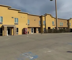 Photo 2 - West Worth Inn and Suites
