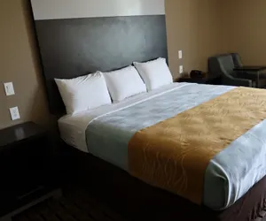 Photo 5 - West Worth Inn and Suites