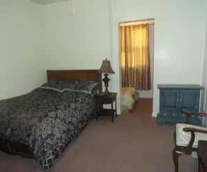 Photo 3 - Delz Bed & Breakfast