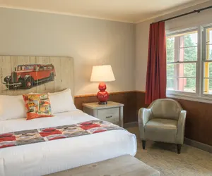 Photo 3 - Rising Sun Motor Inn and Cabins - Inside the Park