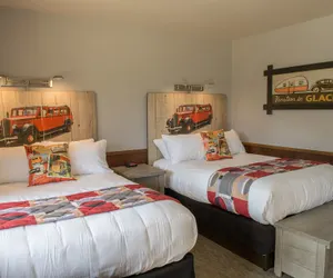Photo 4 - Rising Sun Motor Inn and Cabins - Inside the Park