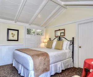 Photo 5 - Carmel Green Lantern Inn