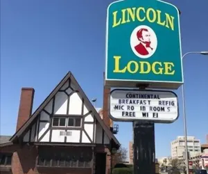 Photo 2 - Lincoln Lodge