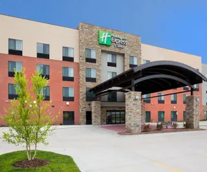 Photo 2 - Holiday Inn Express & Suites Davenport, an IHG Hotel