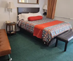 Photo 5 - Merida Inn and Suites