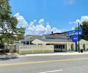 Photo 2 - Gainesville Lodge
