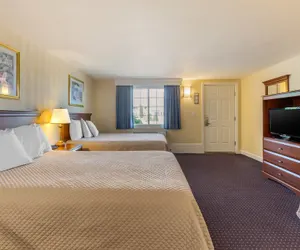 Photo 3 - Ogunquit Hotel & Suites