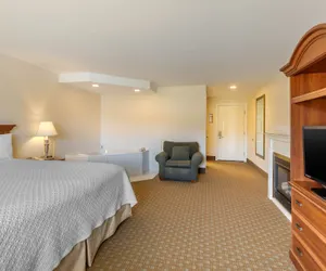 Photo 3 - Ogunquit Hotel & Suites