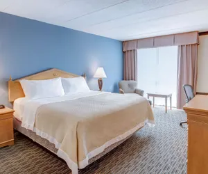 Photo 2 - Days Hotel by Wyndham Toms River Jersey Shore
