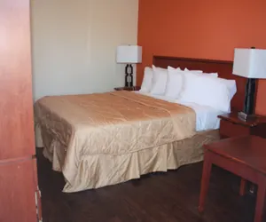Photo 4 - Crenshaw Inn Motel