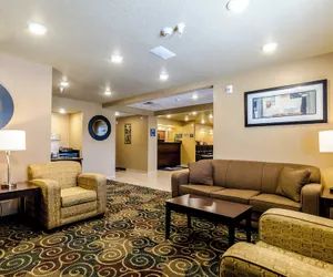 Photo 3 - Cobblestone Inn & Suites - Cambridge