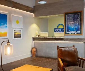 Photo 2 - Days Inn and Suites by Wyndham Downtown Missoula-University