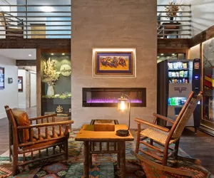 Photo 3 - Days Inn and Suites by Wyndham Downtown Missoula-University