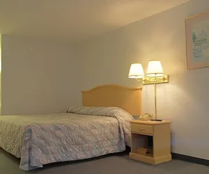 Photo 4 - Wind Chase Inn