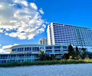 Photo 2 - Large Ocean front Penthouse