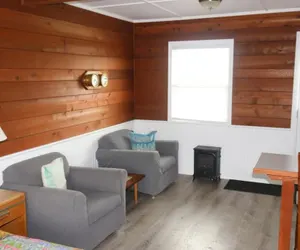 Photo 2 - The Lowtide Motel