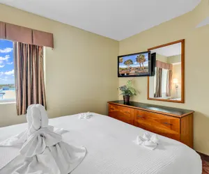 Photo 5 - Bayview Signature Condos