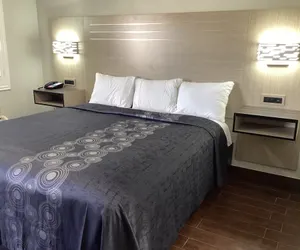 Photo 4 - Mayfair Inn Ontario Airport