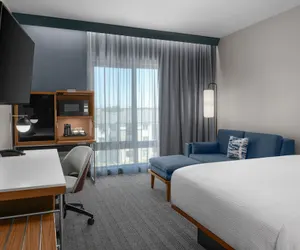 Photo 3 - Courtyard by Marriott Modesto North